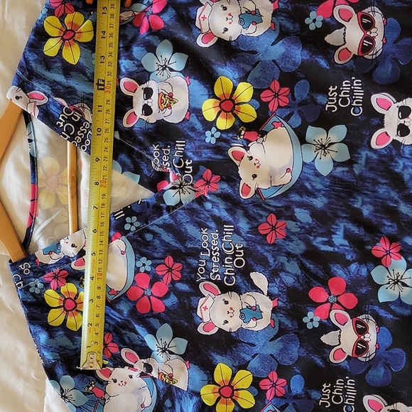 CUTE SCRUBS TOP - Picture 6 of 7
